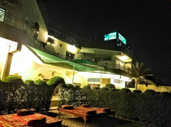 Palm Valley Hotel Sukkur 外观 照片